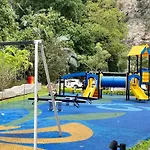 Cozywhite Stay @ The Cove Hillside Residential