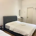 Cozywhite Stay @ The Cove Hillside Residential