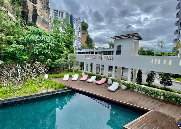 Cozywhite Stay @ The Cove Hillside Residential